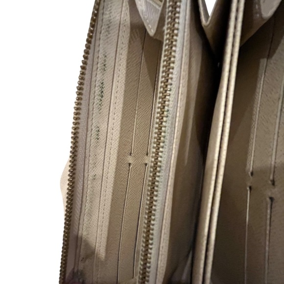 Louis Vuitton Damier Azur Wallet - Picture 3 of 8